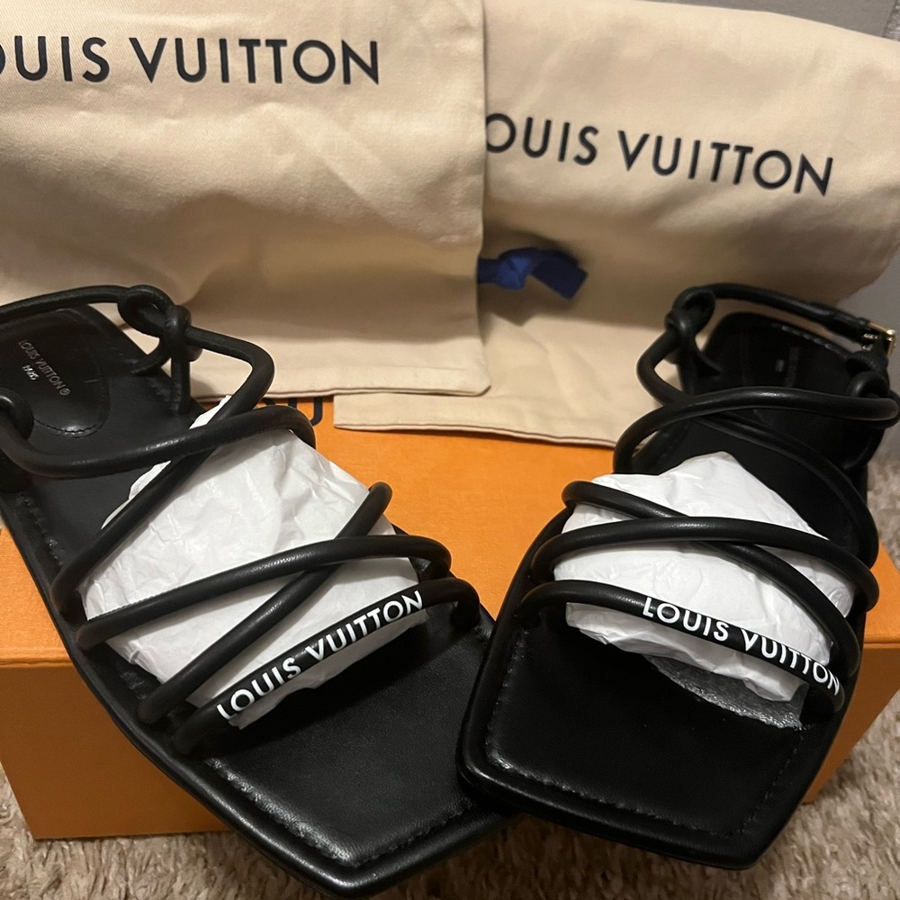🖤🖤Louis Vuitton 🖤🖤 Black Leather Sandals